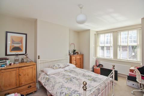 12 Mandeville Road, Canterbury, CT2 7HB