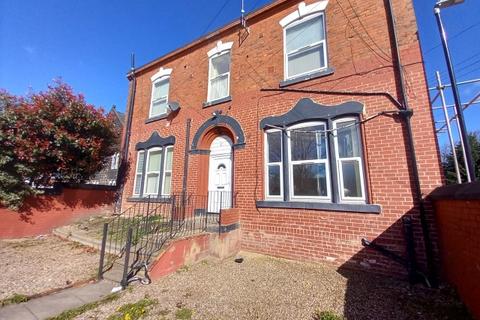 1 bedroom flat to rent, Flat 10, Church Road, Armley, Leeds, LS12 1TZ