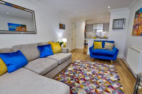 2 bedroom apartment for sale, 200 Portsmouth Road , Horndean  PO8