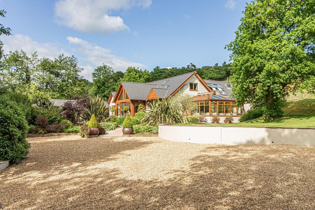 Oakmead Road, Pontyclun CF72 4 bed detached house for sale £795,000