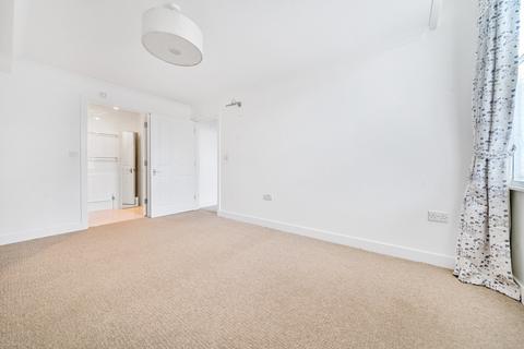 2 bedroom flat for sale, School Hill, Wrecclesham, Farnham, GU10