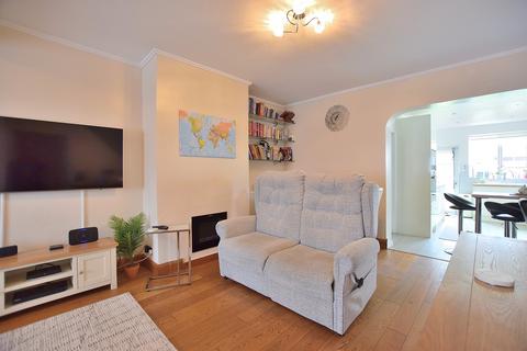 3 bedroom end of terrace house for sale, High Street, Southgate, London. N14