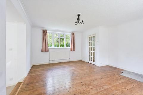 4 Meadowbrook, Oxted, RH8 9LT