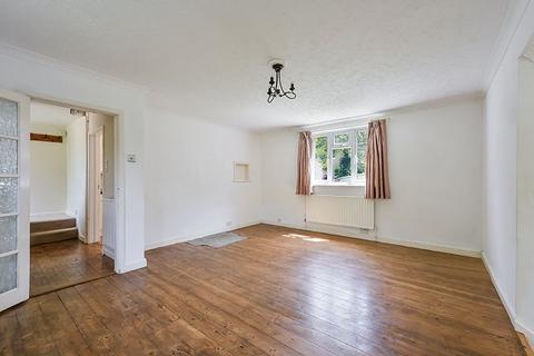 4 Meadowbrook, Oxted, RH8 9LT