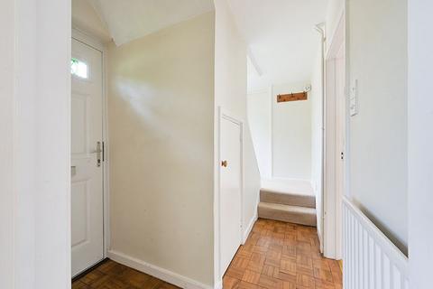 4 Meadowbrook, Oxted, RH8 9LT