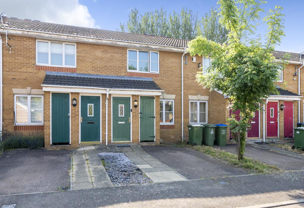 Poppy Close, Belvedere, Kent 2 bed terraced house for sale £365,000