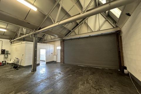 Industrial unit to rent, Leagrave Road, Luton LU3