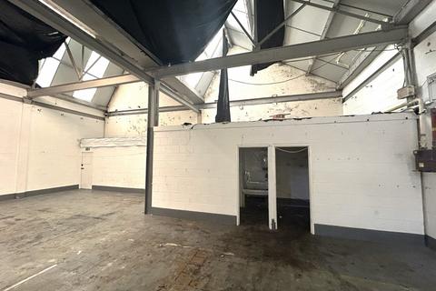 Industrial unit to rent, Leagrave Road, Luton LU3