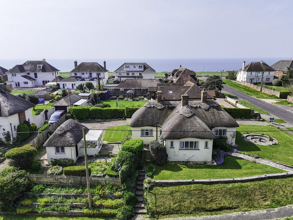 Grove Road, Barton on Sea, New... 2 bed bungalow for sale £750,000