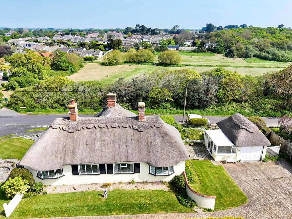 Grove Road, Barton on Sea, New... 2 bed bungalow for sale £750,000