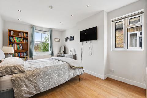 2 bedroom flat for sale, Buchanan Gardens, London NW10