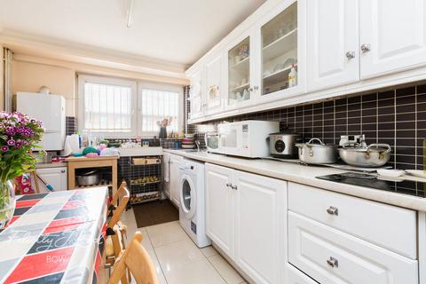 2 bedroom maisonette for sale, Eric Street, LONDON