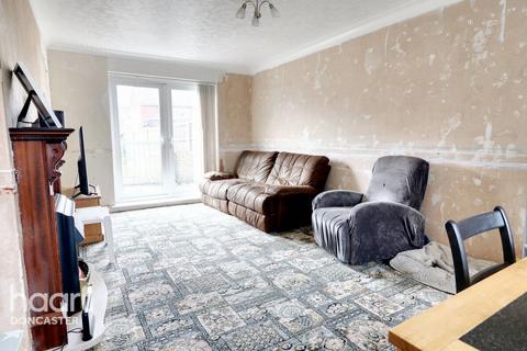 3 bedroom end of terrace house for sale, Abbey Green, Dunscroft, Doncaster