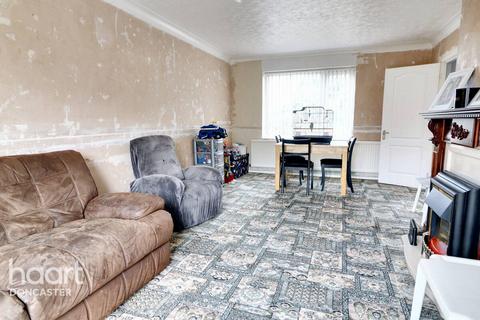4 Abbey Green, Dunscroft, Doncaster, DN7 4LW