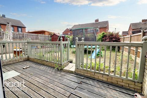 4 Abbey Green, Dunscroft, Doncaster, DN7 4LW