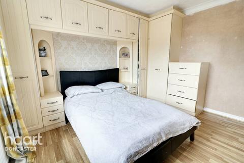 4 Abbey Green, Dunscroft, Doncaster, DN7 4LW