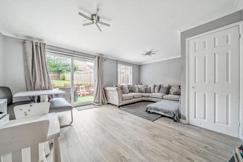 3 bedroom end of terrace house for sale, Connaught Road, Woking GU24