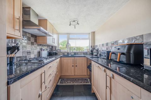 165 Connaught Road, Brookwood, Woking, GU24 0AA