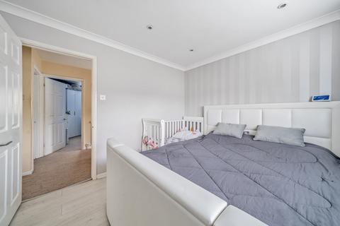 165 Connaught Road, Brookwood, Woking, GU24 0AA