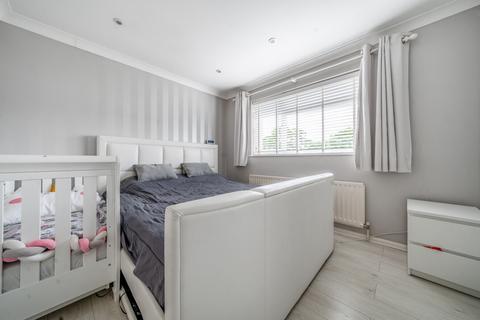 165 Connaught Road, Brookwood, Woking, GU24 0AA
