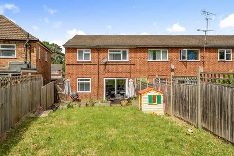 165 Connaught Road, Brookwood, Woking, GU24 0AA
