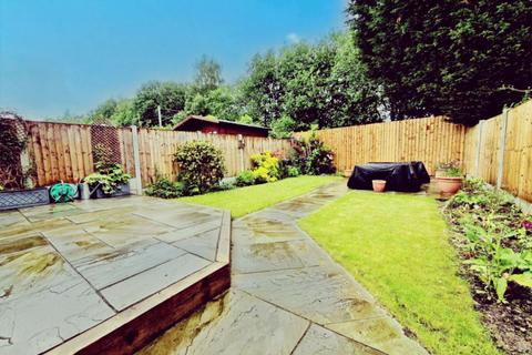 3 bedroom semi-detached house to rent, Nuttall Avenue, Whitefield, M45
