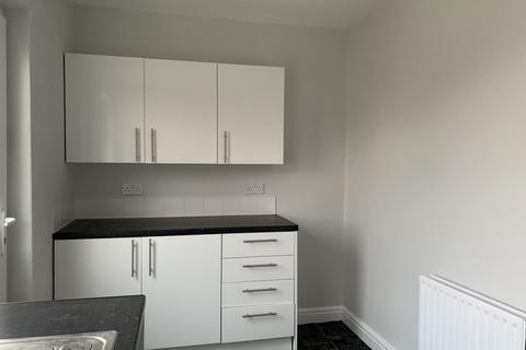 2 bedroom end of terrace house to rent, Dayton Road, Hull HU5