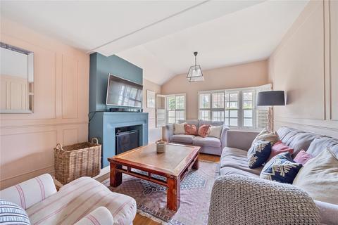 1 Winterdown Road, Esher, KT10 8LJ