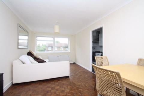1 bedroom apartment to rent, Brackley House, Richmond Road, STAINES, TW18