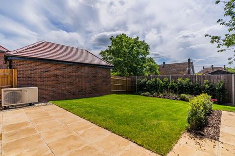 2 bedroom detached bungalow for sale, Ginn Close, Over, CB24