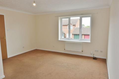 2 bedroom flat to rent, Corsican Pine Close, Newmarket