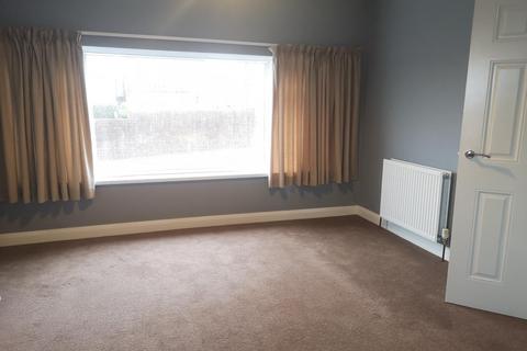 3 bedroom detached house to rent, Bradford Road, Morley, Leeds, West Yorkshire, UK, LS27