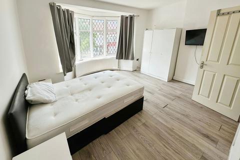 6 bedroom terraced house to rent, 7 Hillside Avenue, Wembley, HA9