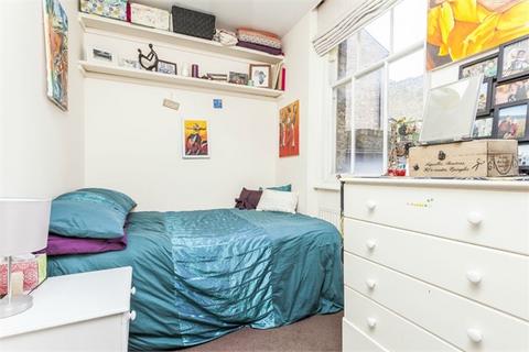 2 bedroom flat to rent, Dalyell Road, Brixton SW9