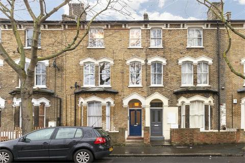 2 bedroom flat to rent, Dalyell Road, Brixton SW9