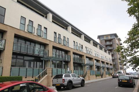 2 bedroom flat to rent, Grand Hotel Road, Plymouth PL1