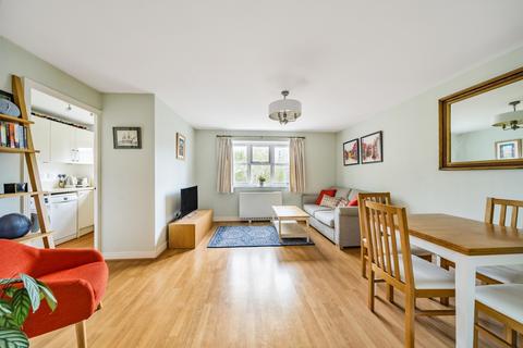 2 bedroom flat to rent, Basevi Way London SE8