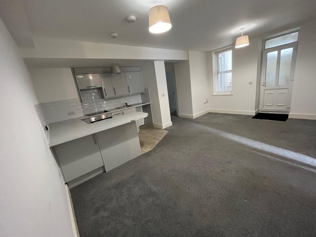 Gardens, Bournemouth... 2 bed apartment to rent £1,250 pcm
