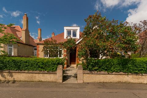 52 Baberton Crescent, Juniper Green, EH14 5BP