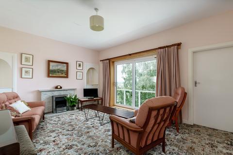 52 Baberton Crescent, Juniper Green, EH14 5BP