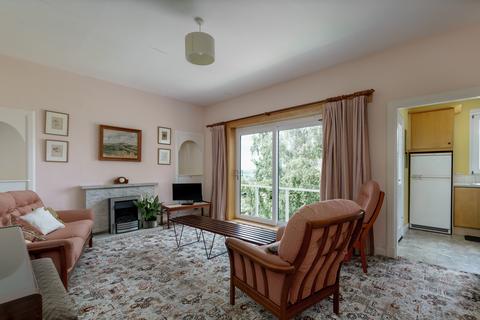 52 Baberton Crescent, Juniper Green, EH14 5BP