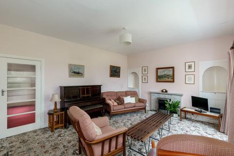 52 Baberton Crescent, Juniper Green, EH14 5BP