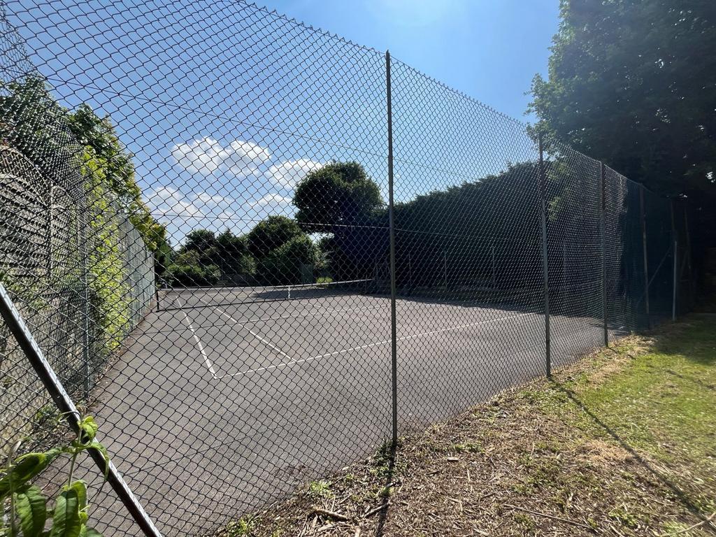 Resident Courts