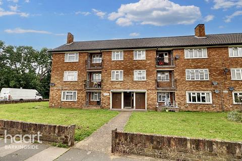 3 bedroom flat for sale, Heathcote Avenue, Clayhall