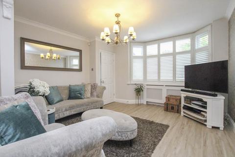 3 bedroom semi-detached house to rent, Bushey Mill Lane, Watford, WD24