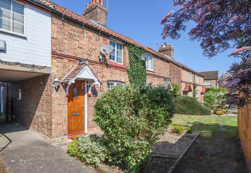 West Drive Gardens, Soham 2 bed semidetached house to rent £950 pcm