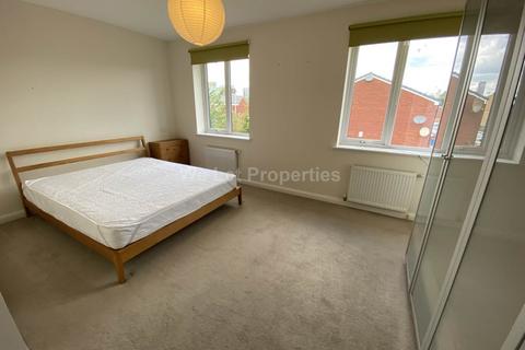 2 bedroom house to rent, Plymouth View, Manchester M13