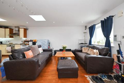2 bedroom flat for sale, 2 The Hub St. Ives Road, Maidenhead, Berkshire, SL6 1RJ
