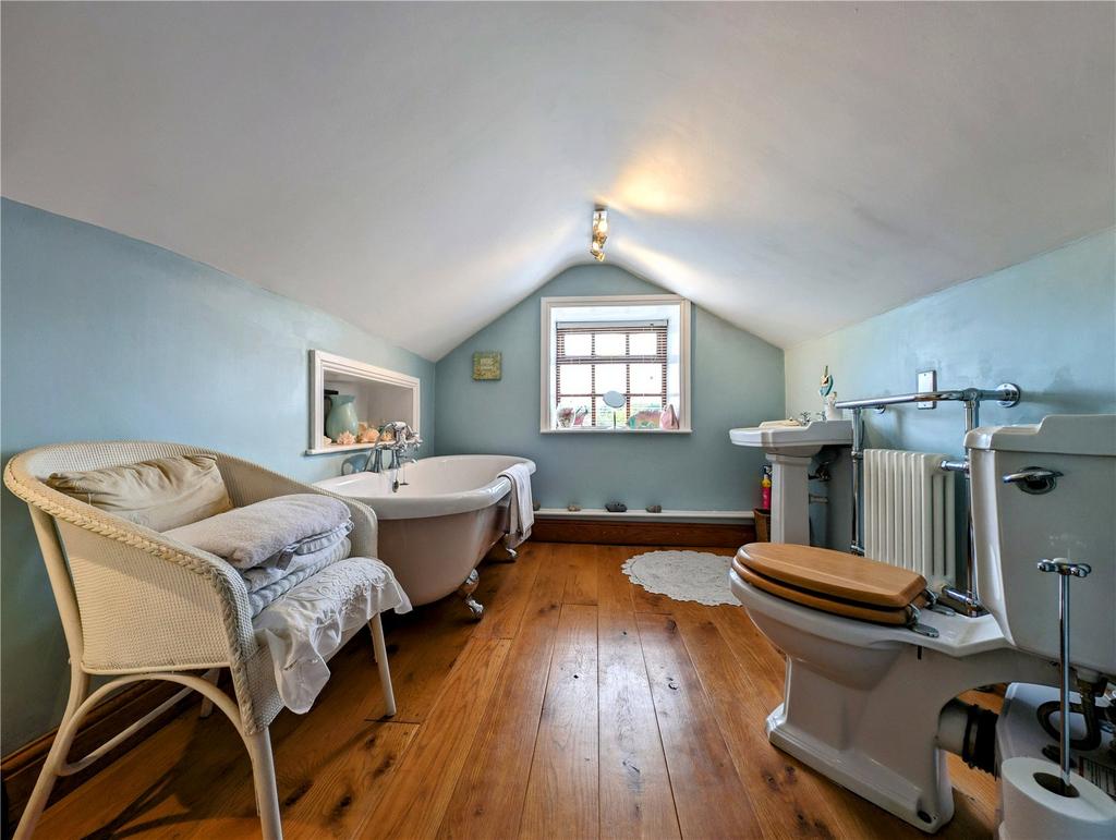 En-Suite Bathroom