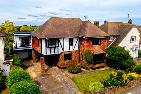 5 bedroom detached house for sale, Southend-on-sea SS1